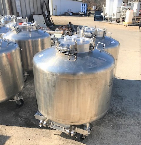 (2) Used 190 Gallon (720 Liter) Dairy Craft portable Totes/Vacuum Vessels. 42
